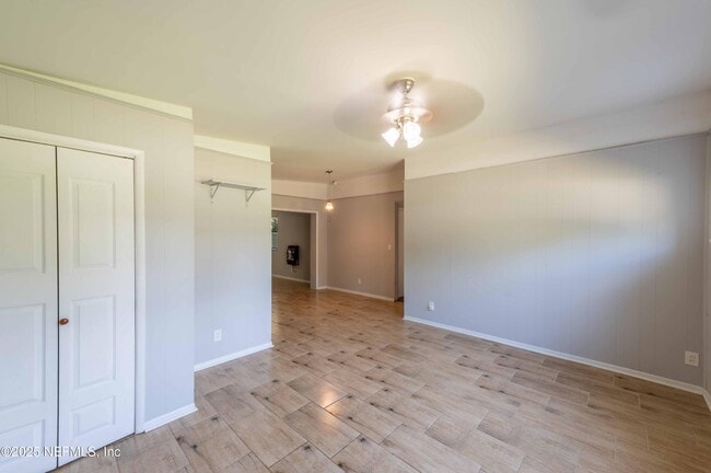 Building Photo - 777 La Marche Dr