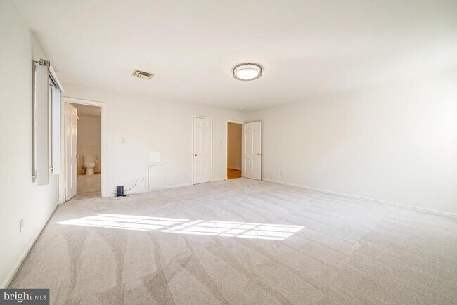 Building Photo - 6209 Stoneham Ln