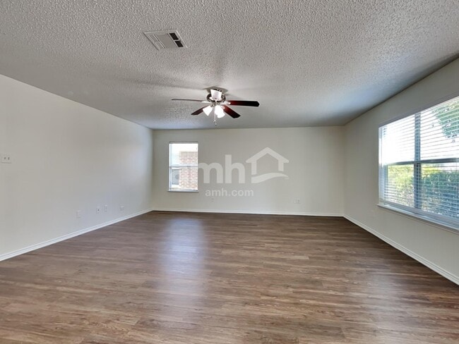 Building Photo - 10408 Wood Leaf Ct