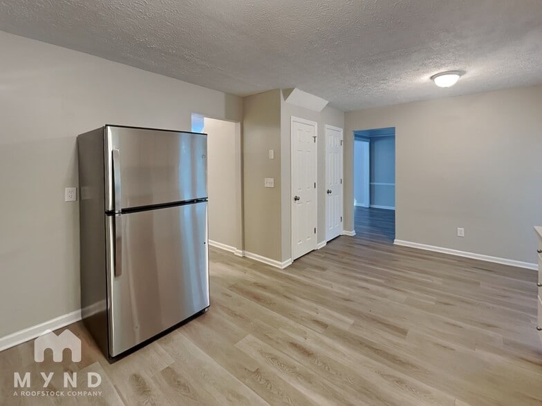 Building Photo - 7138 Lone Oak Trce
