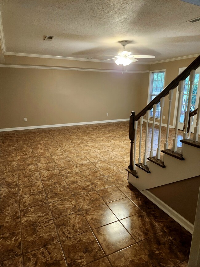 Building Photo - 350 Swindall Cir