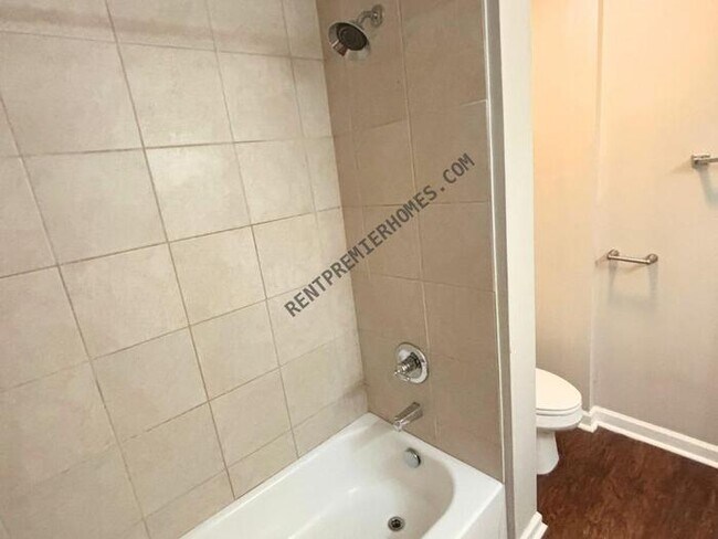 Building Photo - 238 Briarpatch Ln