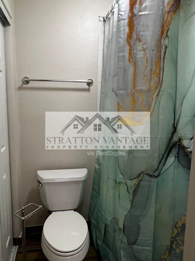 Building Photo - 424 W Brown Rd