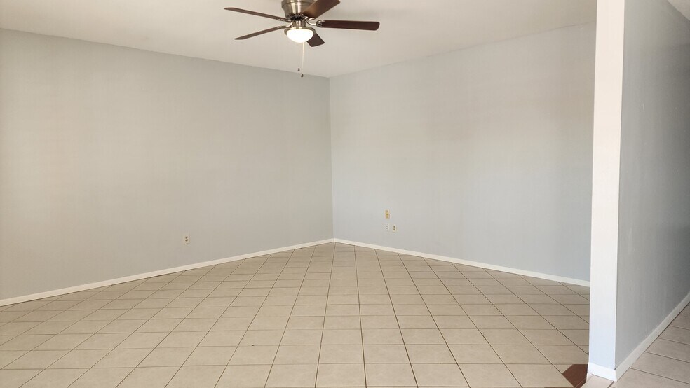 Building Photo - 3808 W Malapai Dr