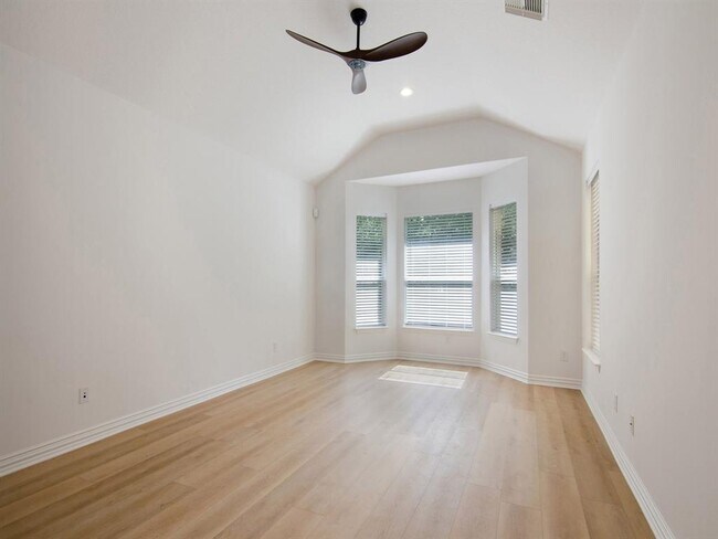Building Photo - 74 S Scribewood Cir