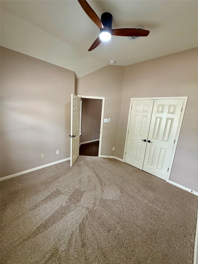 Building Photo - 903 Cascade Ridge
