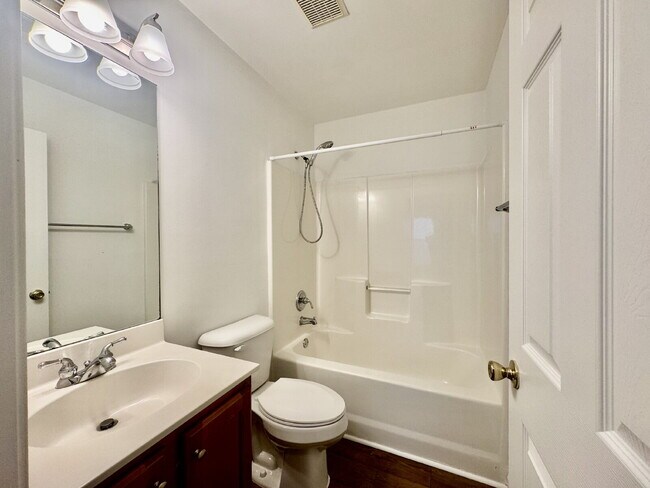 Building Photo - Four Bedroom, End Unit Townhome in the Farm!