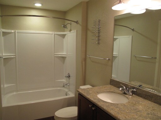 Building Photo - Modern condo near downtown Seattle! Parkin...