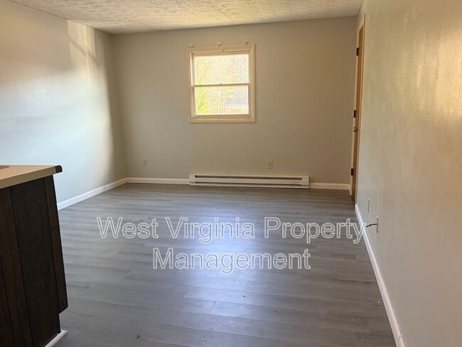 Building Photo - 184 Wyndale Dr