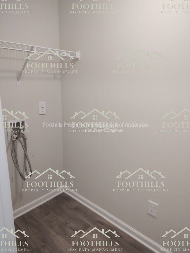 Building Photo - 145 Adger Rd