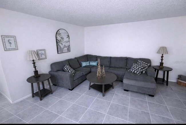 Building Photo - 3300 Fox Chase Cir