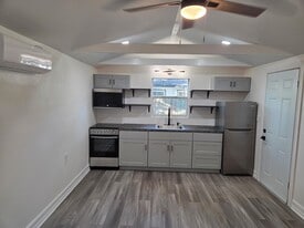 Building Photo - 5034 2nd Ave S