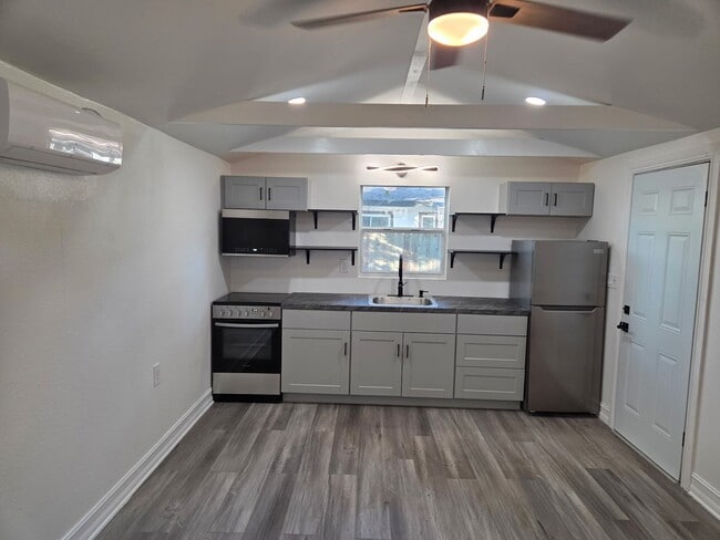 Building Photo - 5034 2nd Ave S