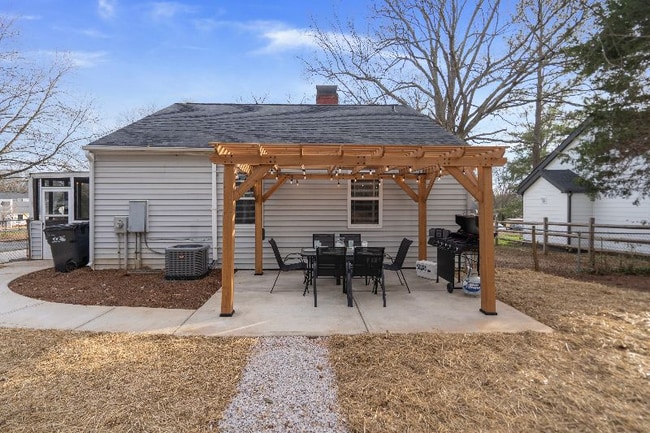 Building Photo - 1200 Fordham Rd