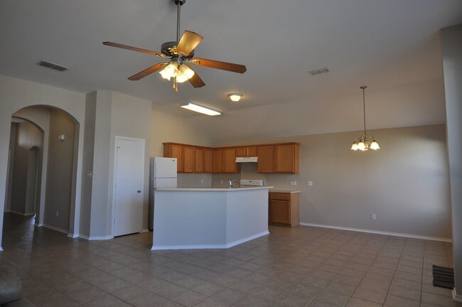 Building Photo - Custom Built Home in Flint!