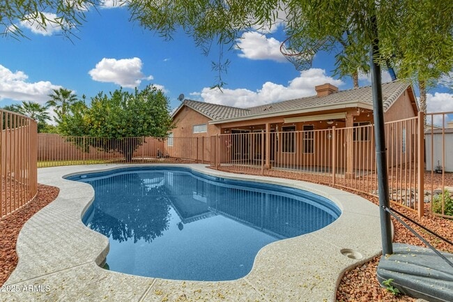 Building Photo - 15221 N 87th Dr