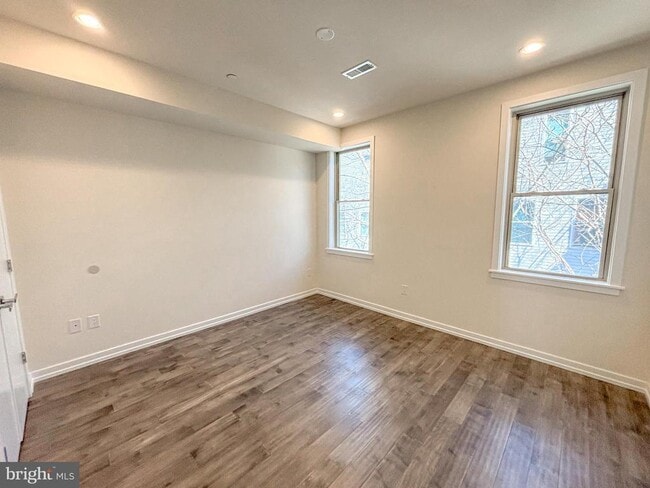 Building Photo - 1439 S Taylor St