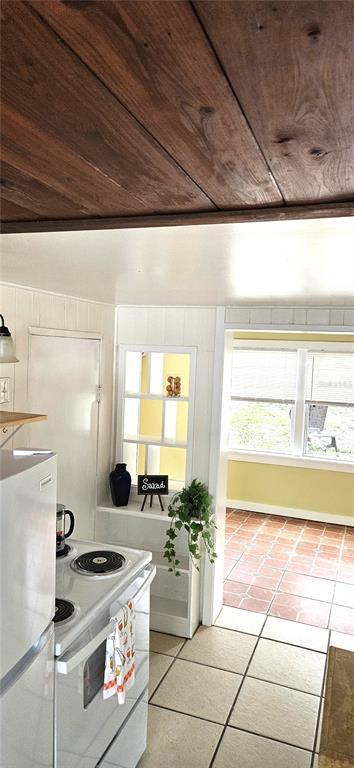 Building Photo - 2417 3rd Ave N