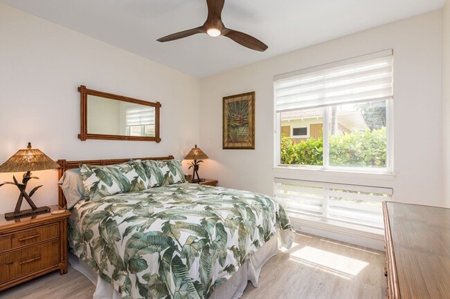 Building Photo - Furnished 2 Bedroom Condo in Town!