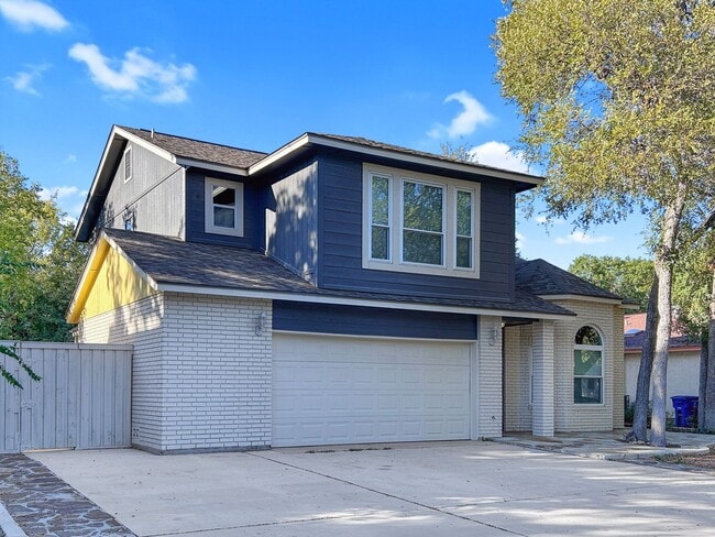 Building Photo - Updated Gem Near Thousand Oaks