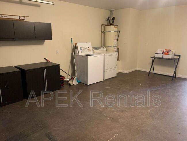 Building Photo - 61493 Desert Air Rd