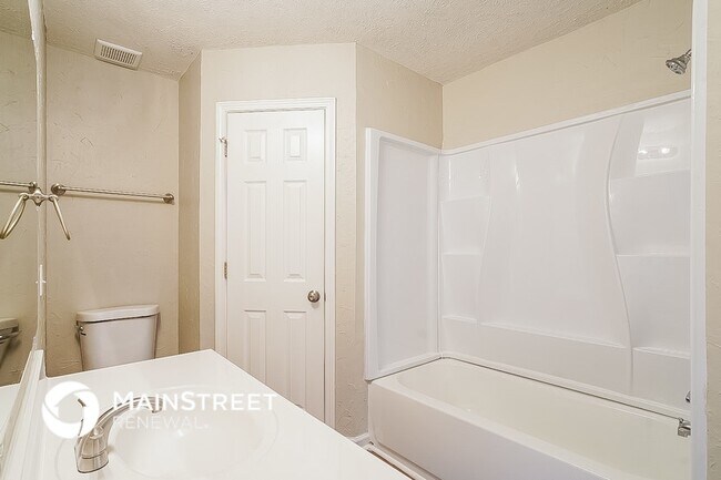 Building Photo - 209 Rapid Waters Ct