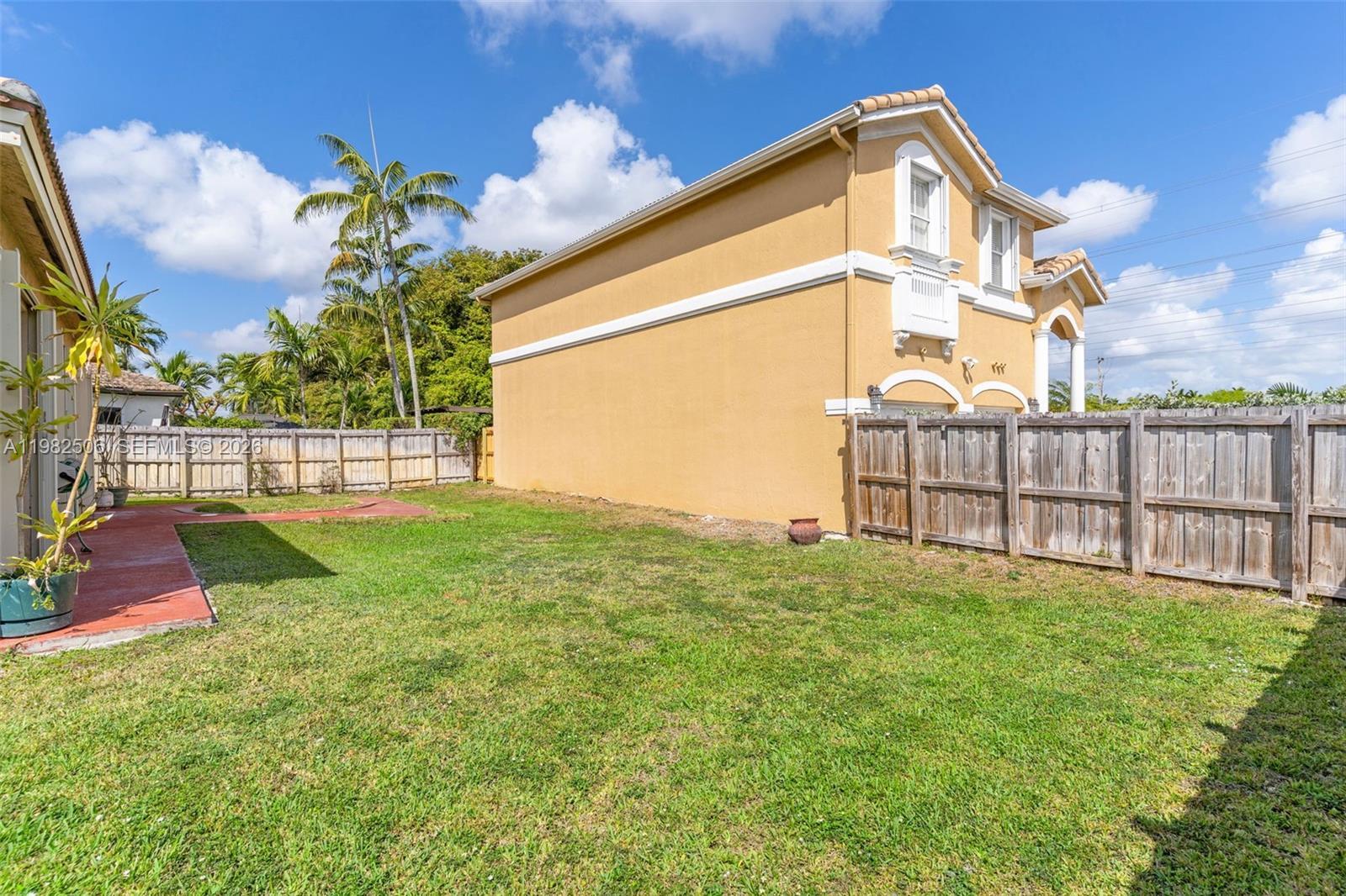 Building Photo - 11221 NW 48th Ter