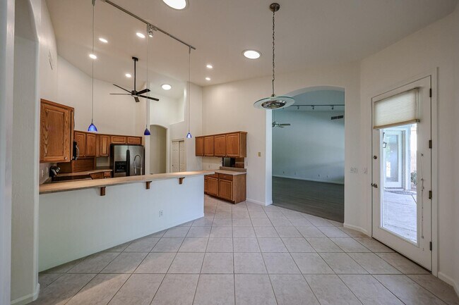 Building Photo - 4536 W Villa Linda Dr