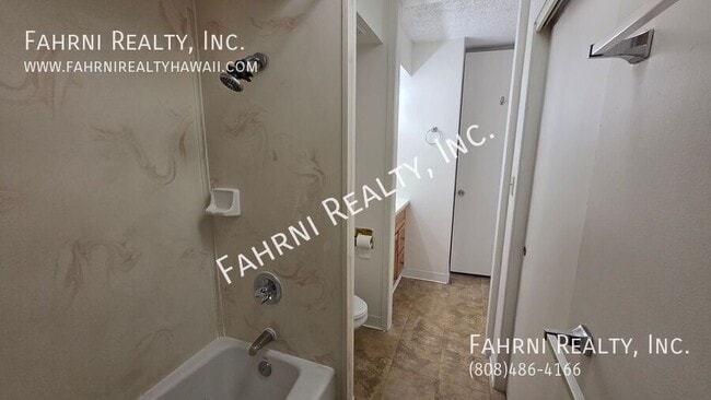 Building Photo - 1600 Wilikina Dr