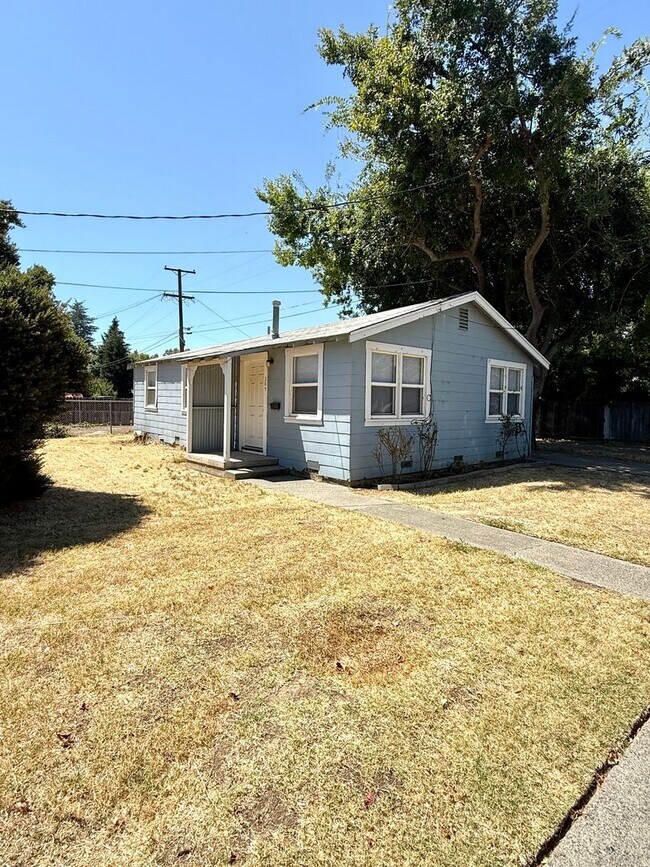 Building Photo - 205 S Crawford Ave