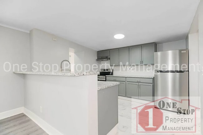 Building Photo - Charming 4-bedroom, 2-bath in Kansas City
