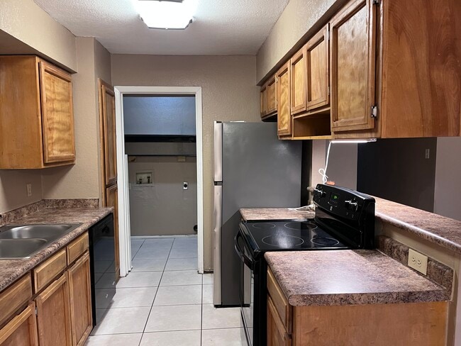 Building Photo - 312 Spring Branch Ln