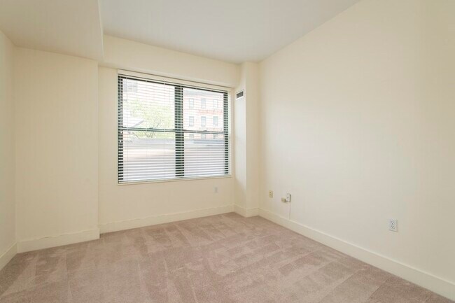 Building Photo - 97 Broadway