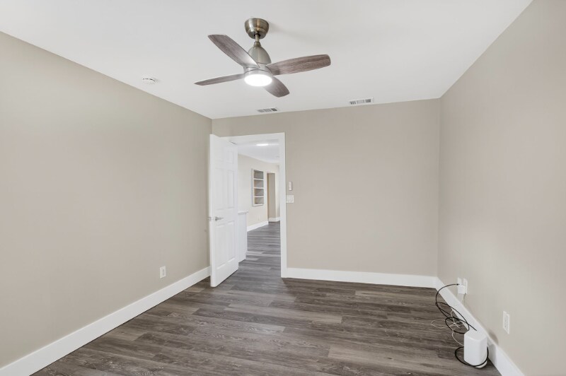 Building Photo - 37 Seminole Ct