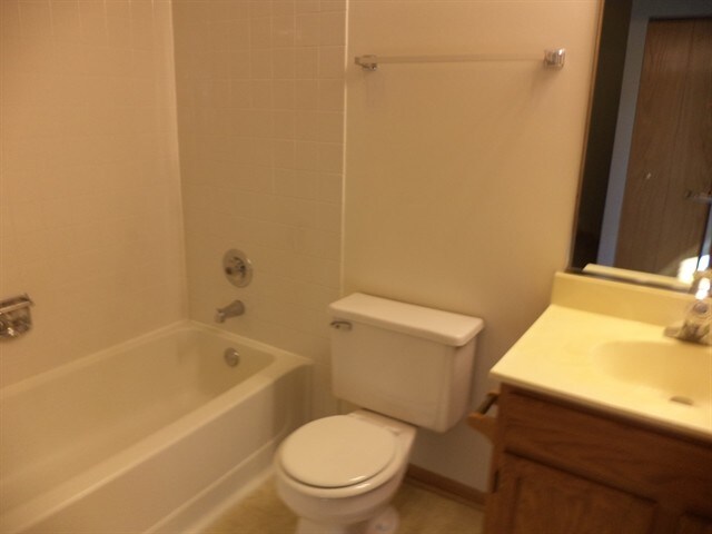 Building Photo - 2454 N Old Pond Ln