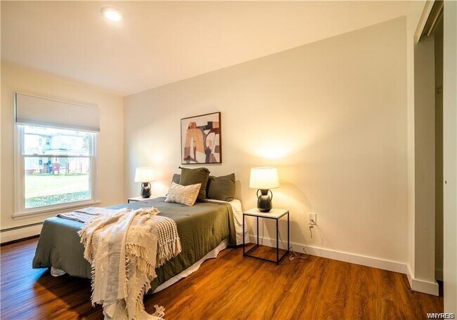 Building Photo - 538 Linwood Ave