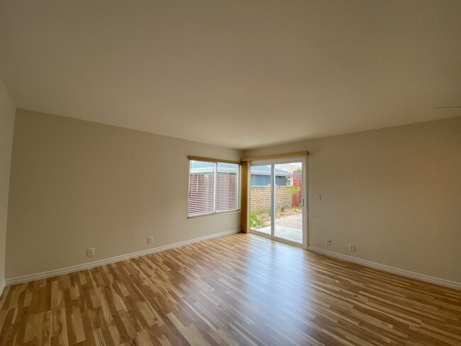 Building Photo - Bright and Spacious 2 Bed/1.5 Bath South O...