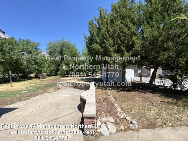 Building Photo - 5 Bedroom 2 Bath Rambler Now Available in ...