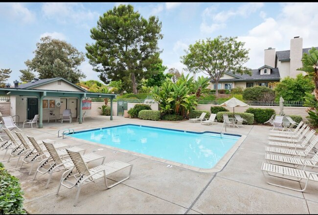 Building Photo - Spacious Home w/ Loft in Village Park!