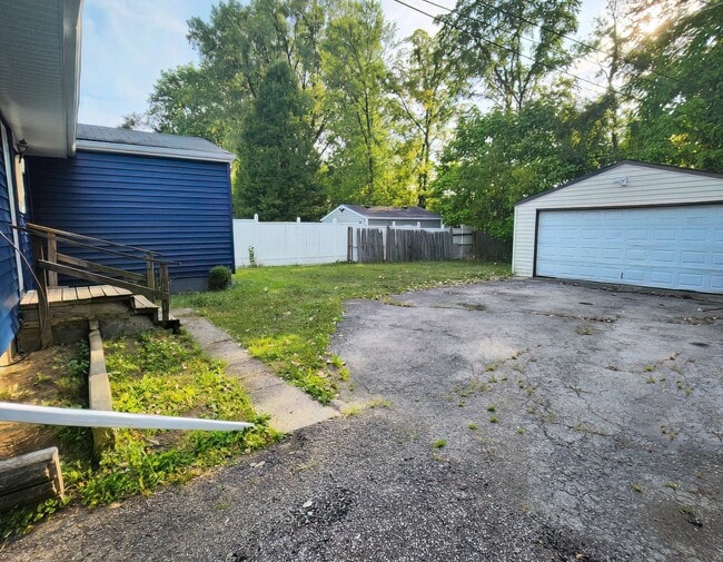 Building Photo - 2193 Bancroft St