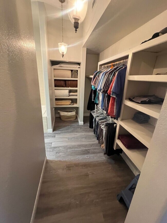 Building Photo - A Fabulous 2 Bedroom Single story Townhome Close to UNLV and Airport