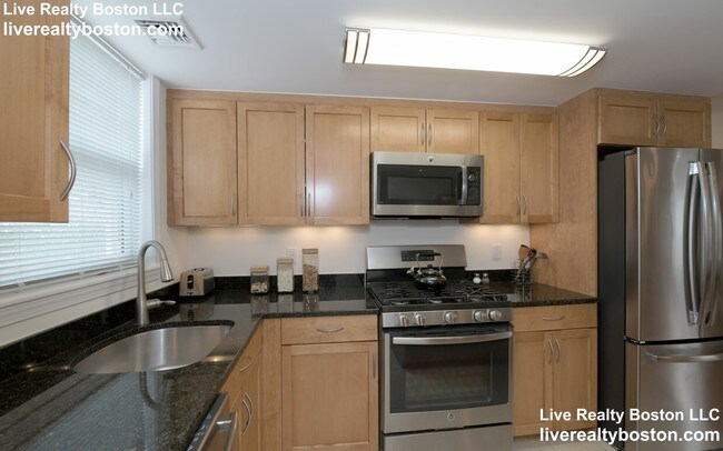 Building Photo - 585 VFW Parkway