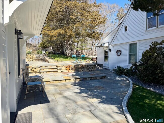 Building Photo - 509 Boston Post Rd