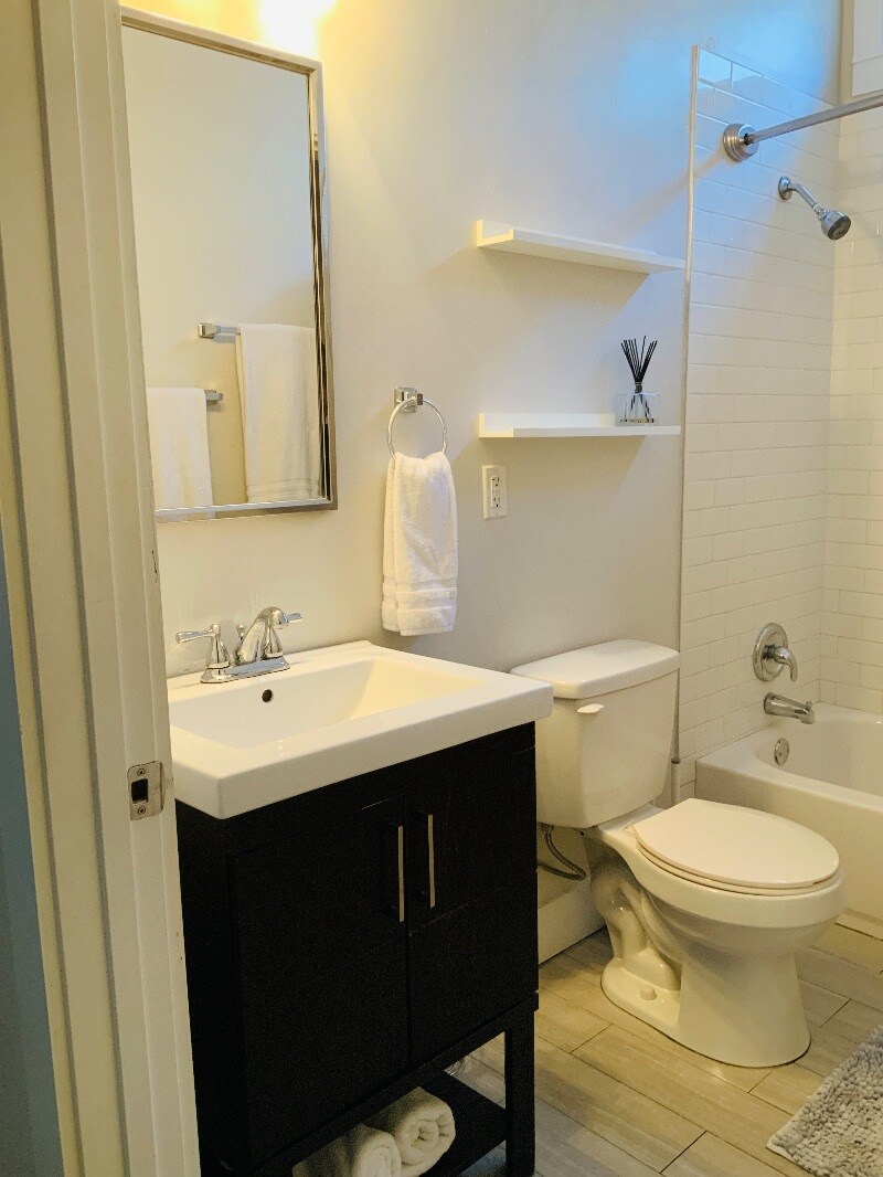 Building Photo - 317 S Salcedo St