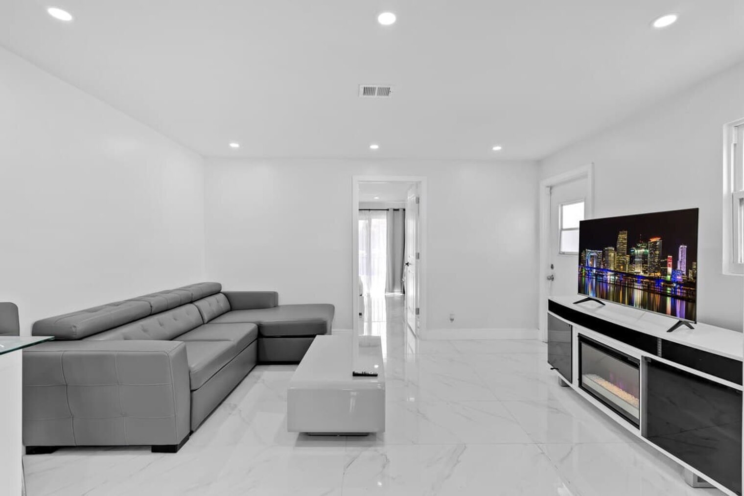 Building Photo - 871 NW 23rd Terrace