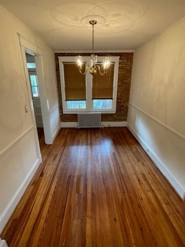Building Photo - Georgetown Row Home For Rent!