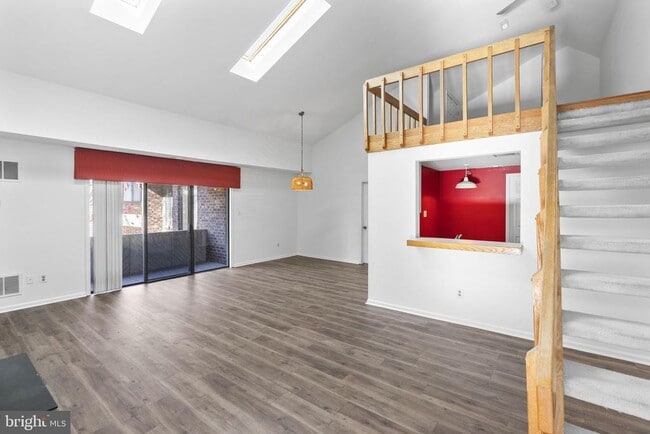 Building Photo - 707 Mountainview Dr