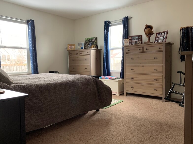 Mater Bedroom (Bedroom #3) - 108 Heidi Ct