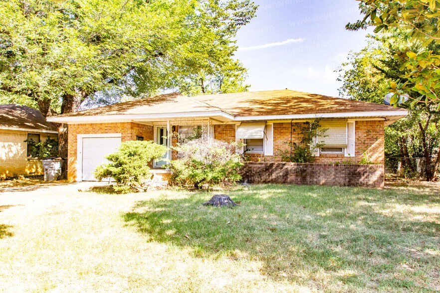 Building Photo - 2205 NW Smith Ave