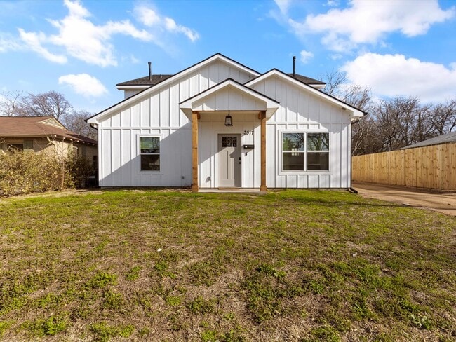 Building Photo - 3517 Mission St